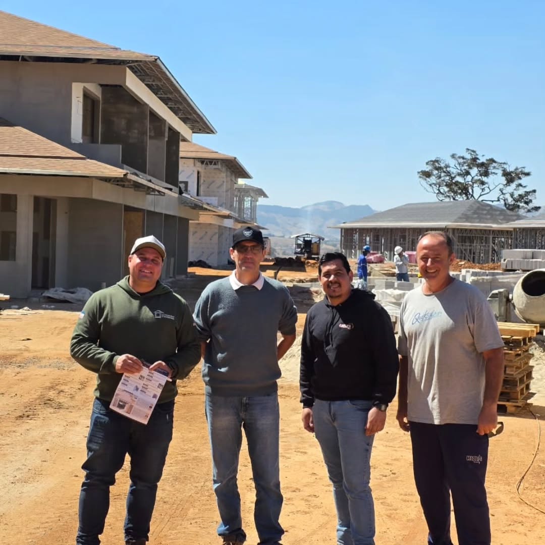Equipe WS Revest e SCUDO PRO em obra Light Steel Frame — treinamento técnico em campo